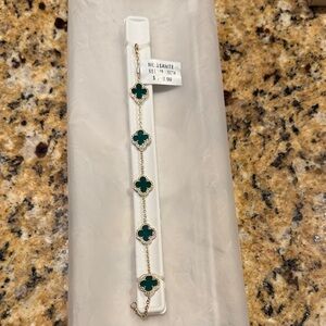 Moissanite Silver Elegant Green Clover Bracelet